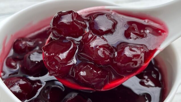 korolevskoe-vishnjovoe-varenenovyj-receptgustoj-siropmyagkie-yagody-attachment