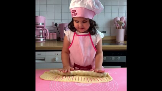 pirog-ulitka-s-vishnej-attachment